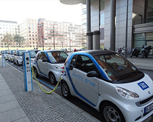 新能源汽車(chē)行業(yè)2022年度策略報(bào)告：擁抱時(shí)代電動(dòng)未來(lái)
